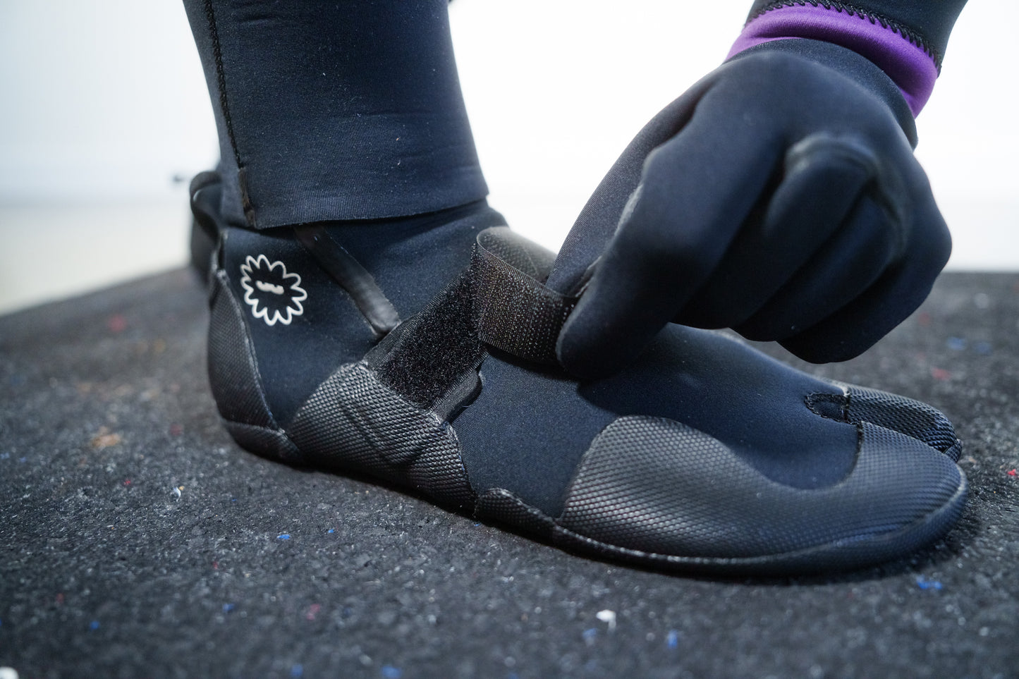 4mm Crooked Split-toe Booties