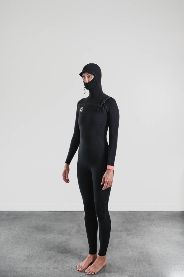 4+/3mm Women's Hooded Wetsuit